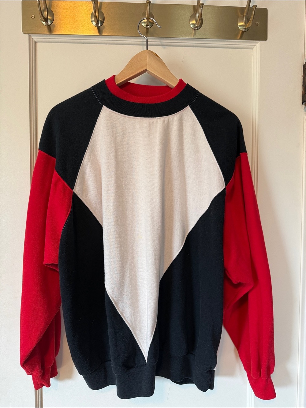 Red, navy and white 90s color block crew neck sweatshirt